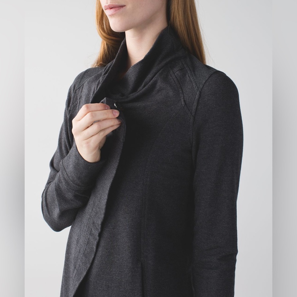 Lululemon Coast Wrap - Picture 4 of 10